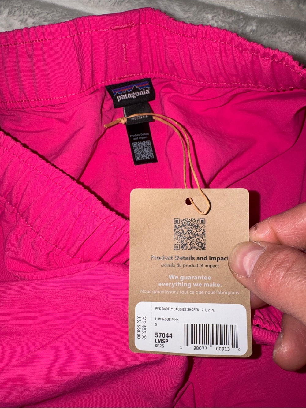 Patagonia Barely Baggies Small Luminous Pink 2.5” - Picture 3 of 3
